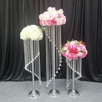 Centres de table de mariage hauts en or de haute qualité fleurs artificielles candélabres en cristal supports arrangements floraux élégants pour