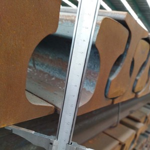Rail de transport en acier léger Q235 pour l'exploitation minière, rail de protection en acier inoxydable pour la pose de voies ferrées, rail de chemin de fer pour l'exploitation minière - Product Image 4