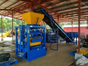 Macchina Automatica QT4-25 per <span class=keywords><strong>la</strong></span> Produzione di Blocchi in Calcestruzzo e Mattoni Autobloccanti per l'Edilizia - Product Image 3