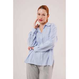 Chemise bleue pour femme avec manches chauve-souris, détail de poche rayée, logo brodé, disponible en tailles XS-XL pour le bureau, l'automne ou le printemps - Product Image 2