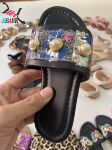 Factory Cheap Girls' Sandals Stylish <b>Summer</b> Style New Fashionable Anti-slip <b>slippers</b> Beach Shoes PU Upper Rubber Outsole Stock - Product Image 4