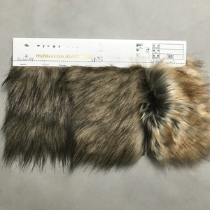 Vente en gros sur mesure Manteau <span class=keywords><strong>court</strong></span> en fausse fourrure pour hommes avec capuche épaisse et chaude Manteaux d'hiver Trenchs et Parkas Vêtements d'extérieur tissés - Product Image 4