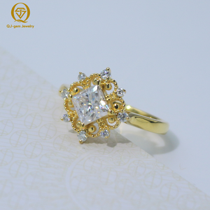 Bague en or de luxe de haute qualité avec diamant synthétique de couleur D, clarté VVS, certifiée IGI, or 18 carats, cadeau d'anniversaire pour femme - Product Image 3