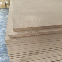 Panneau en MDF mélaminé 8 mm-21 mm E1 résistant à l'humidité, grain de bois brillant pour meubles