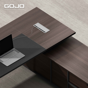 Combinazione Scrivania e Sedia da Ufficio Contemporanea per Capo Manager Presidente CEO Design Moderno Ergonomico in Legno Massello - Product Image 4