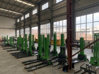 Chariot élévateur portable autoportant à batterie lithium JX 700 kg avec hauteur de levage de 1,6 m et pneus pleins pour utilisation en restaurant