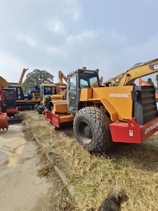 Rouleau compresseur Dynapac d'occasion prêt à être expédié, modèles CA25D, CA301D, CA251D, avec moteur bi-carburant, puissance de 110 kW, excellentes performances, en vente. - Product Image 5