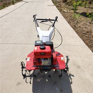 I rototiller a benzina vengono utilizzati nelle fattorie per aprire le trincee - Product Image 2