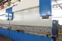 Presse plieuse CNC entièrement automatique à haut rendement énergétique, machine à double liaison, machine à cintrer 200T-4000mm pour l'industrie manufacturière