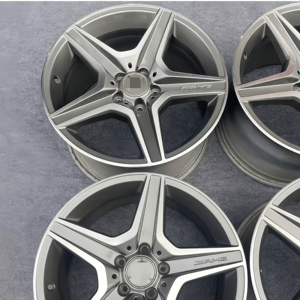 Pour <span class=keywords><strong>Mercedes</strong></span>-Benz C63 AMG, ensembles de moyeux de roue avant et arrière de 18 pouces, jantes en alliage d'aluminium forgé de haute qualité d'origine - Product Image 3