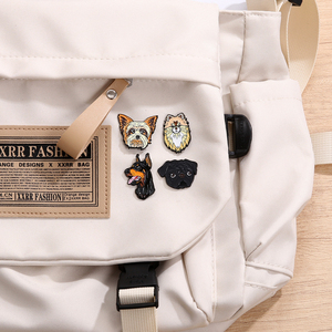 Pins Esmaltados Personalizados de Razas de Perros Directo de Fábrica - Insignias Temáticas Lindas de Yorkshire, Pomeranian, <span class=keywords><strong>Doberman</strong></span> y <span class=keywords><strong>Pug</strong></span> con ODM y OEM - Product Image 5