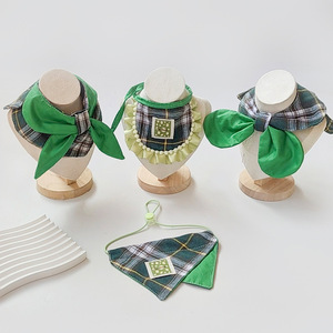 <span class=keywords><strong>Bandana</strong></span> triangulaire à carreaux verts avec nœud papillon pour chiens et chats – Accessoire de cou mignon et tendance - Product Image 2