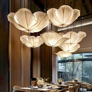 Lampadario di Lusso a Forma di Fiore di Loto, Lampada da Soffitto Artigianale in Tessuto per Hotel, Lobby e Ristoranti - Product Image 4