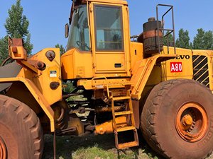 รถตักล้อยาง Volvo L120E สภาพ 80% พร้อมมอเตอร์ SE  รถตักหน้ามือสอง นำเข้าจากแอฟริกาใต้และสวีเดน ยี่ห้อ YUKEN สำหรับร้านขายวัสดุก่อสร้าง - Product Image 4