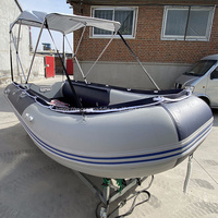 Bateau en caoutchouc gonflable océanique à grande vitesse Bateaux à rames Bateaux pontons avec moteur hors-bord
