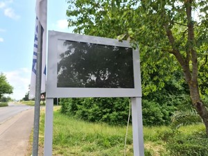 Pantalla de vídeo <span class=keywords><strong>LCD</strong></span> para exteriores de 80 pulgadas de alto brillo 5000 NITs personalizada, pantalla de publicidad montada en la pared para centros comerciales, subterráneos - Product Image 4