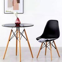 Table à manger ronde en plastique imperméable au design moderne et épuré pour la maison, l'appartement, le balcon, les salles de conférence et l'usage commercial – Mobilier de salle à manger