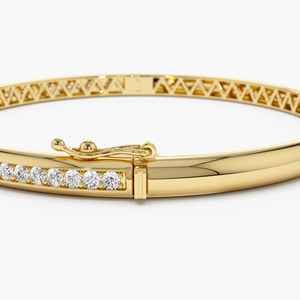 กำไลเพชรเงินและทองคำสุดหรูทันสมัย ได้รับการรับรองคุณภาพ เหมาะสำหรับใส่ในโอกาสทั่วไป งานปาร์ตี้ งานแต่งงาน และงานเฉลิมฉลองต่างๆ - Product Image 3