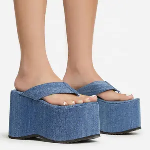 Pantofole moda infradito in denim con piattaforma zeppe da donna all'ingrosso