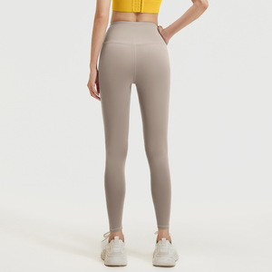 Pantaloni da Yoga sportivi con Lifting a <span class=keywords><strong>vita</strong></span> alta 2025 da donna pantaloni da Yoga <span class=keywords><strong>senza</strong></span> <span class=keywords><strong>cuciture</strong></span> aderenti alla moda color pesca con Logo <span class=keywords><strong>in</strong></span> <span class=keywords><strong>vita</strong></span> - Product Image 4