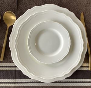 Services <span class=keywords><strong>de</strong></span> <span class=keywords><strong>table</strong></span> complets en porcelaine fine : ensemble <span class=keywords><strong>de</strong></span> bols, grandes tasses et tasses à thé en porcelaine fine, vaisselle - Product Image 4