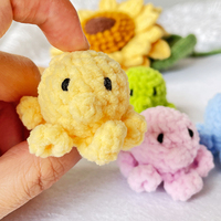 Mini Peluches Pieuvre au Crochet – Fil de Laine et Rembourrage en Coton Doux, Cadeaux d'Anniversaire Faits Main Adorables pour Enfants et Décoration Intérieure