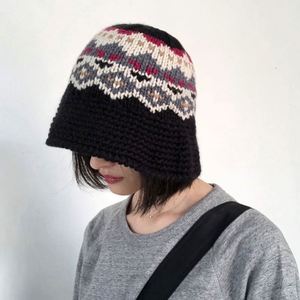 Gorro de Pescador Tejido a Mano con Diseño Retro Coreano Jacquard, Gorro de Ganchillo Grueso con Borde Enrollado - Product Image 6