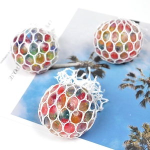 Nouveau 2025 – Balle anti-stress en plastique de 6 cm pour adultes, motif maille de raisin, jouet sensoriel à presser, vente en gros - Product Image 3