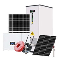 Alimentation hors réseau possible grâce à un système de suivi solaire sur le terrain de la ferme