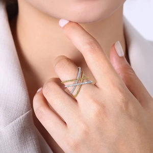 Anello da donna con design geometrico a spirale multistrato e cavo - Product Image 3