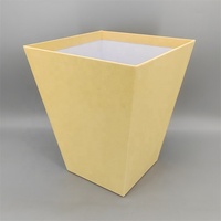 Boîte cadeau en carton recyclé en forme de trapèze pour mariage et Saint-Valentin avec finition mate