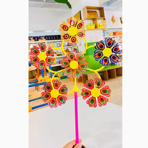 Hochwertige Maßgefertigte Kunststoff-Kinderwindräder Bunte Rotierende Garten-Dekorative Scheiben Outdoor-Windspiel-Design - Product Image 2
