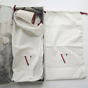 Bolsa de Regalo Personalizada de Algodón con Cordón y Logotipo Bordado 22x45" Empaque Ecológico para Perfumes y Joyería - Product Image 1