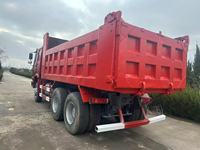 Camion benne HOWO d'occasion prêt à être expédié, vérin hydraulique, type 6x4, pour la remise à neuf