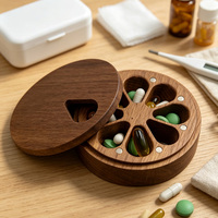 Boîte à médicaments personnalisée en bambou à sept compartiments découpés au laser, boîte de rangement portable hebdomadaire pour médicaments, vitamines et pilules
