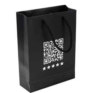 Custom logo stampato bolsas di cartone indumento per lo shopping nero al dettaglio imballaggio di lusso sacchetto di carta regalo con manico