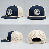 Casquette Snapback Unisexe d'été à 5 panneaux en polyester, avec logo 'Wave' en patch de caoutchouc, visière plate, respirante, protection solaire et perforations découpées au laser