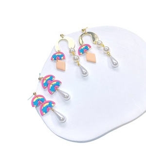 Hot Selling Pearl <span class=keywords><strong>Polymere</strong></span> <span class=keywords><strong>Clay</strong></span> Ohrringe Mode Frauen Vergoldeter Schmuck Unregelmäßige geometrische Polymer <span class=keywords><strong>Clay</strong></span> Dangle Fall Ohrringe - Product Image 5