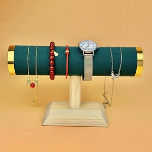 Expositor de Pulseras de Lujo Marca EQ con Base de Madera y Cilindro de Terciopelo para Mostrador de Joyería y Vitrinas de Marcas de Joyería - Product Image 3