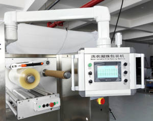 Machine d'emballage haute vitesse de type plat pour lessive en poudre, liquide et dosettes, facile à utiliser, fonctions d'emballage et de remplissage PLC - Product Image 4