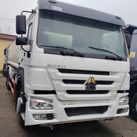 Vente flash : Camion-citerne HOWO 6X4 pour le nettoyage des routes en Afrique, performance stable, grand réservoir d'eau