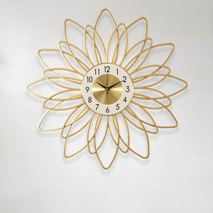 Grande horloge murale en métal en forme de <span class=keywords><strong>soleil</strong></span>, moderne et créative, pour la décoration du salon, vente en gros - Product Image 1