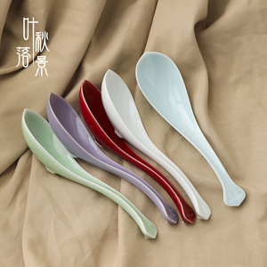 ช้อนเซรามิกจีนสีทึบ ภาชนะบนโต๊ะอาหารแบบใช้ซ้ำได้สำหรับใช้ในครัวเรือน - Product Image 1