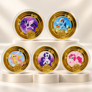 Moneda <span class=keywords><strong>de</strong></span> <span class=keywords><strong>Aventura</strong></span> Mágica para Mascotas 2026: Cinco Poses Preciosas <span class=keywords><strong>de</strong></span> Arcoíris, Hierro Bañado en Oro con Estuche - Product Image 1
