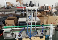 Machine de remplissage de liquides automatique de comptoir à 4 têtes, contrôlée par PLC, avec pompe péristaltique et convoyeur à bande pour bouteilles de boissons et de jus