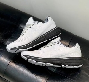 Calzado deportivo Ghost 15 de alta calidad para hombre y mujer, versátil, cómodo, ligero, transpirable, con forro de malla y cordones. - Product Image 1