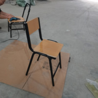 Chaise d'étudiant économique en contreplaqué démontable avec structure en acier pour projets scolaires