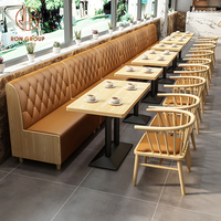 Banc de restaurant en cuir et bois, mobilier de café commercial pour café, fast-food, et espace commercial, avec ensemble table et chaises