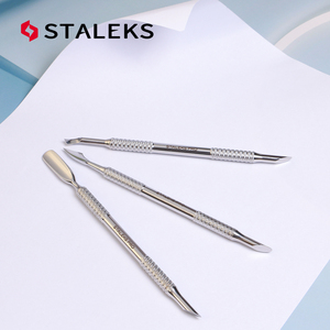 Pousse-ongles manuel <span class=keywords><strong>STALEKS</strong></span> Expert Series en acier inoxydable, outil de manucure, lame biseautée incurvée de style européen, pour ponçage manuel - Product Image 2
