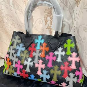 Bolso Cruzado Cristiano de Cuero Cromado, Bolso Deportivo Casual de Gran Capacidad Tipo Cubo - Product Image 2